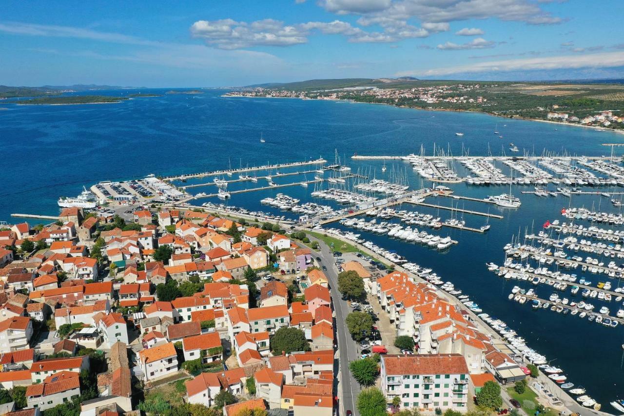 Apartments Vedrana Biograd Na Moru Exterior foto